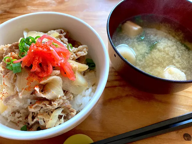 Snapdishの料理・レシピ写真:吉野家牛丼｜牛丼を超えた自由な食べ方、無限大！簡単＆美味な「おうち𠮷野家」が楽しすぎる♪