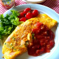 スパニッシュオムレツにサルサソース🍅|fumfumさん
