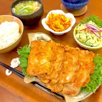 豚肉の生姜焼きのおぼんごはん|すずさん